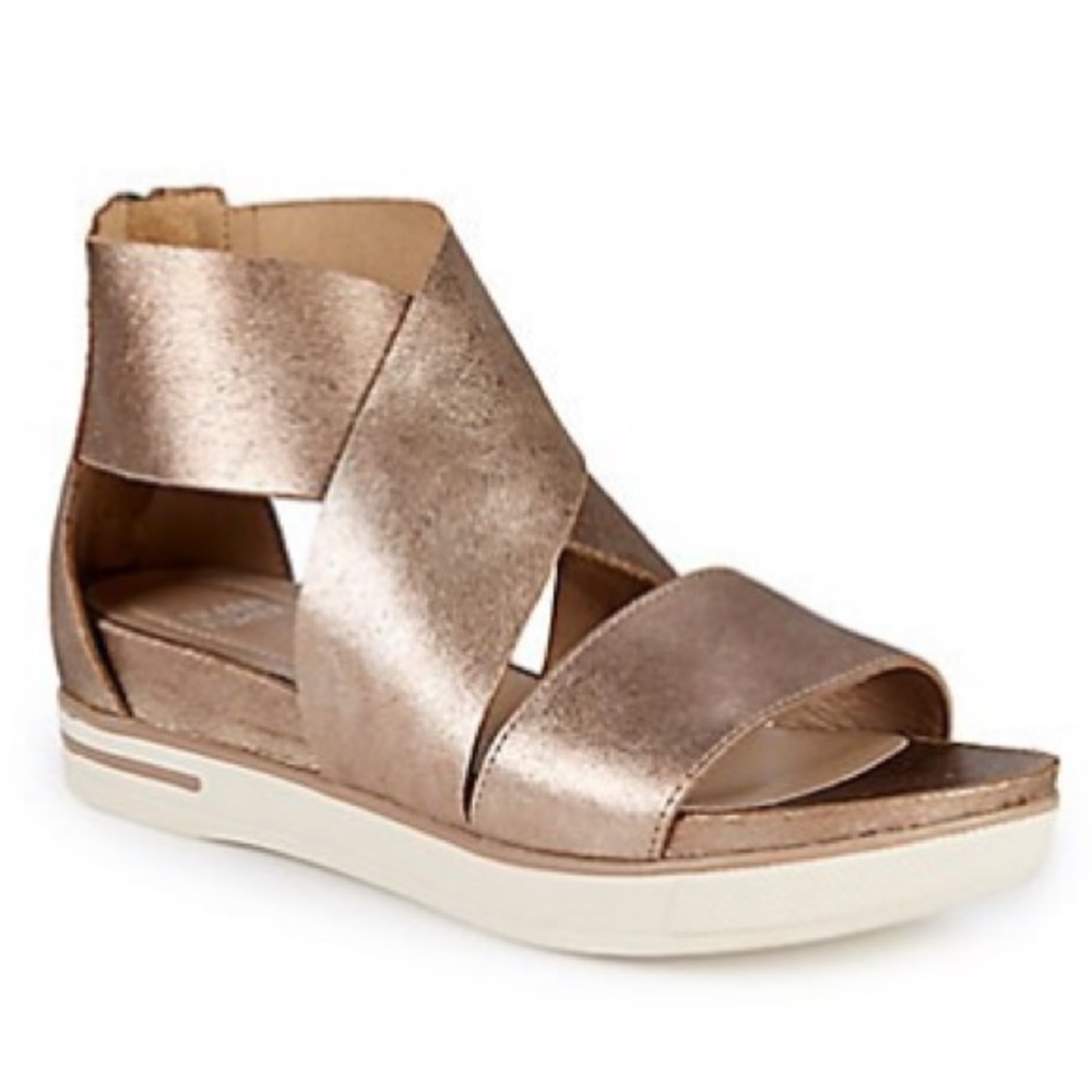 Eileen Fisher
Sport Sneaker Sandals
Sz 7
Color gold Bronze. With dust bag